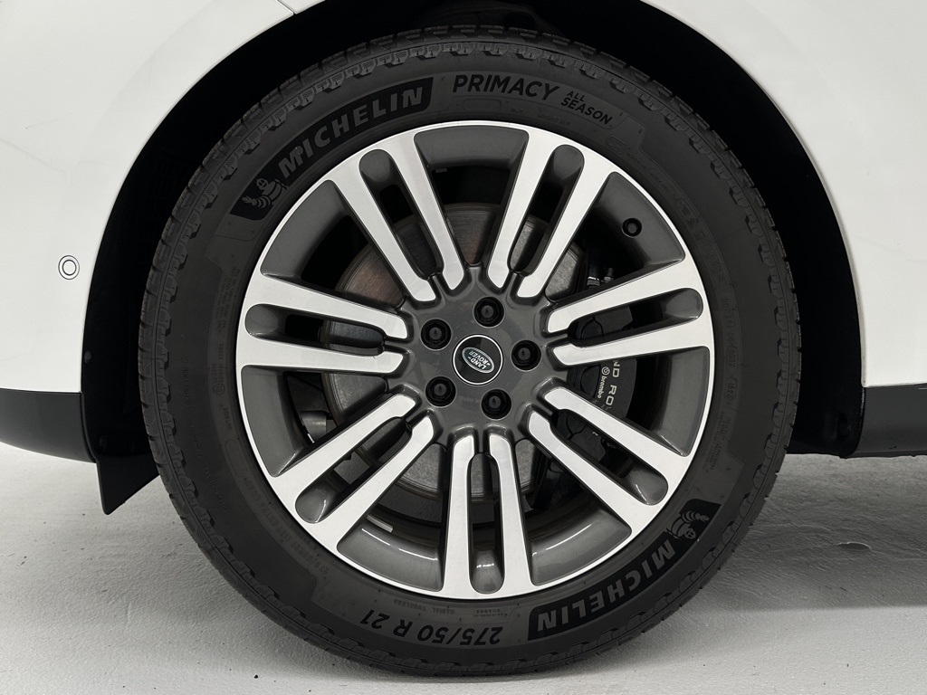 2023 Land Rover Range Rover SE photo 8