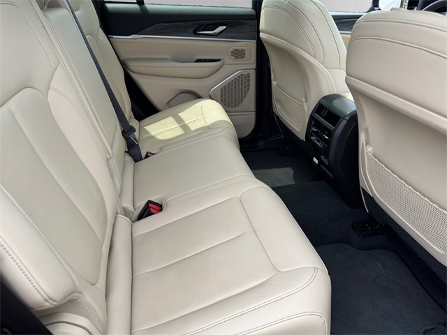 2022 Jeep Cherokee Limited 4xe photo 12