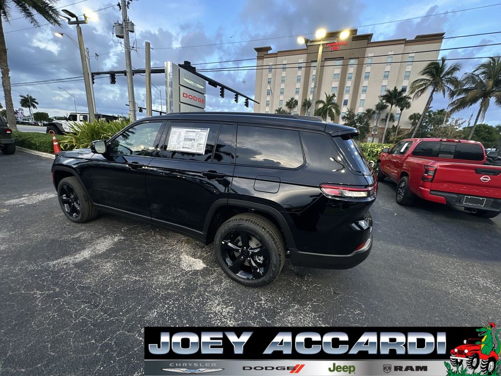 2025 Jeep Grand Cherokee Limited photo 6