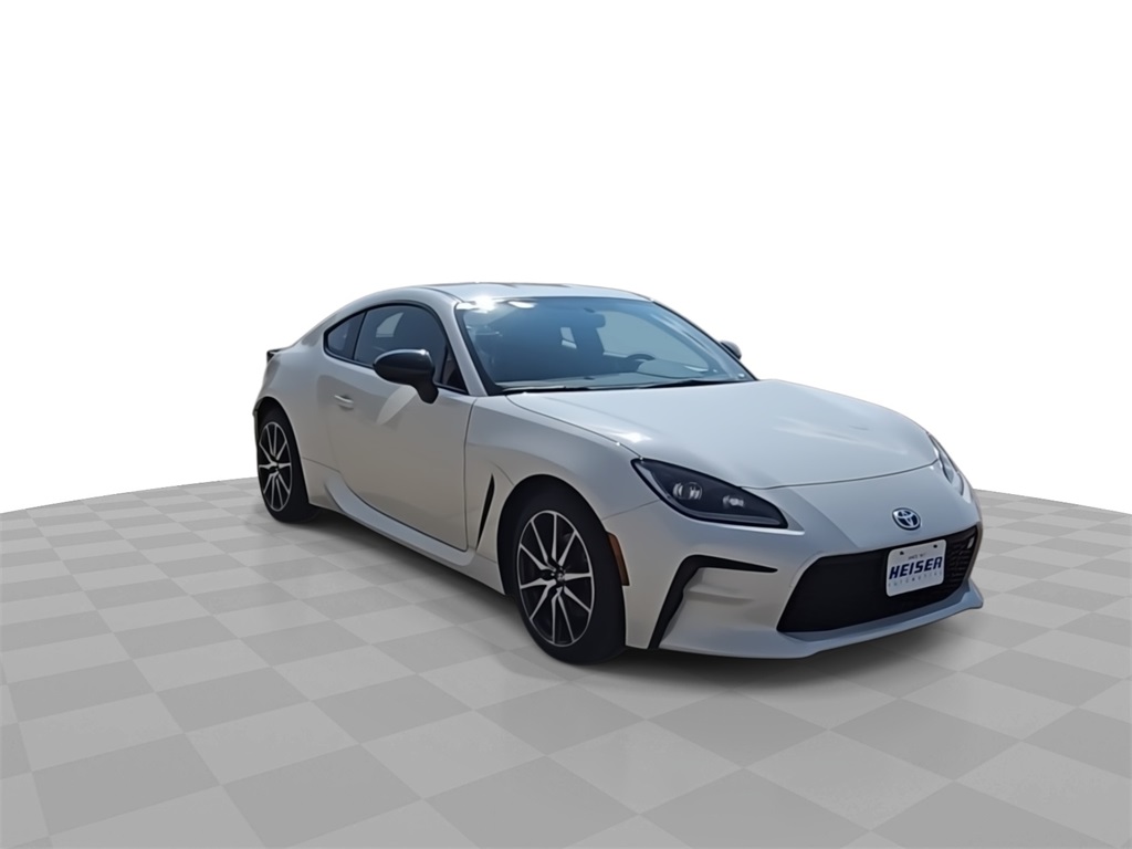 2023 Toyota GR86 Base photo 2
