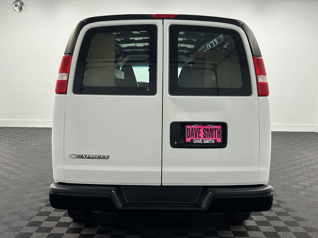 2020 Chevrolet Express 2500 Work Cargo Van photo 9
