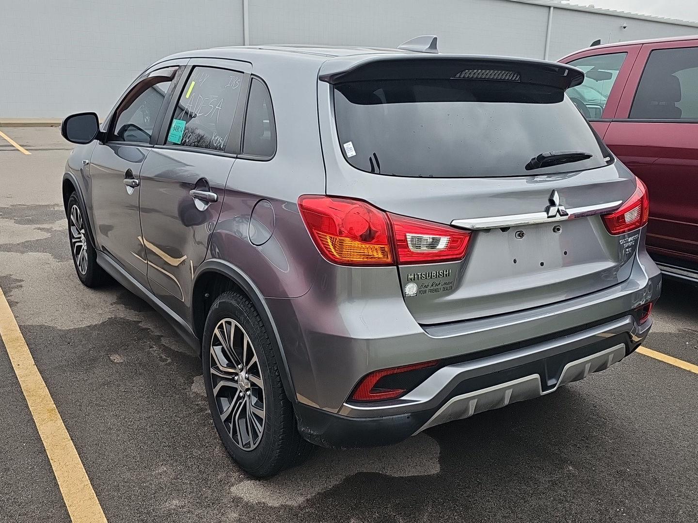 2018 Mitsubishi Outlander SE photo 4