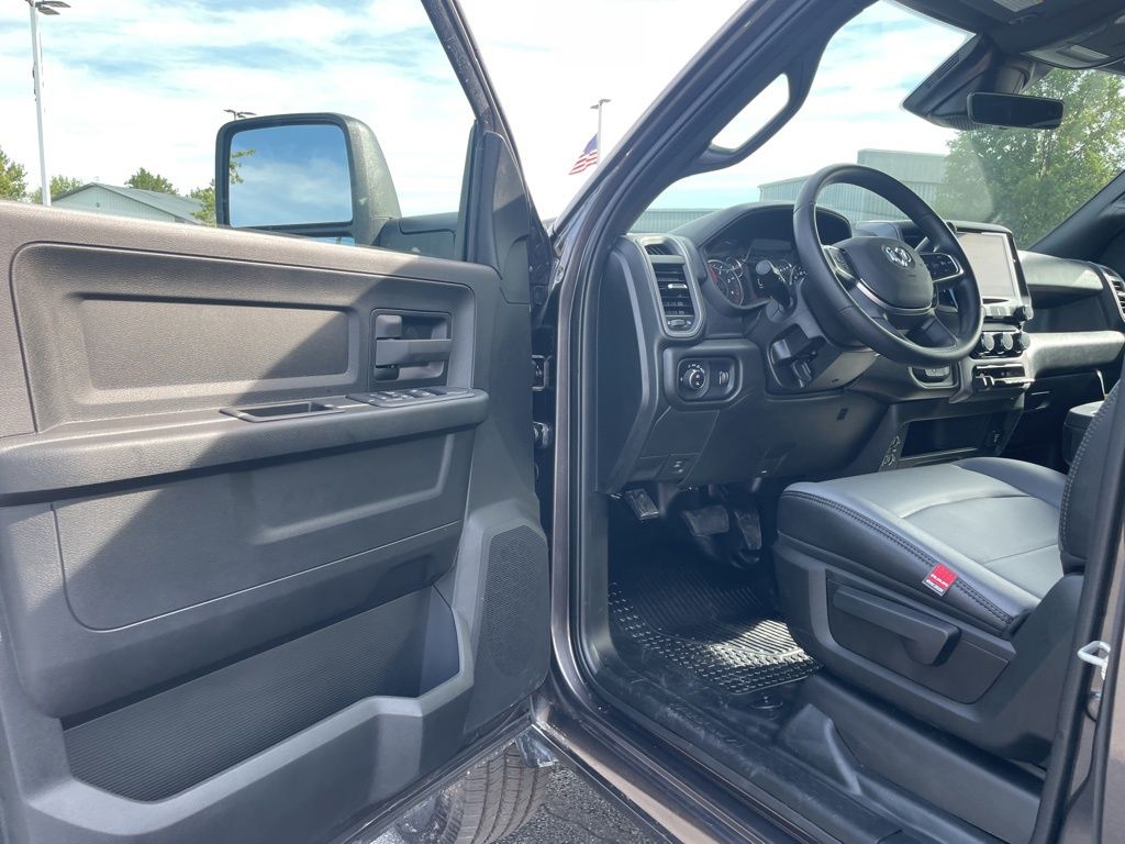 2026 Ram 2500 Tradesman photo 14
