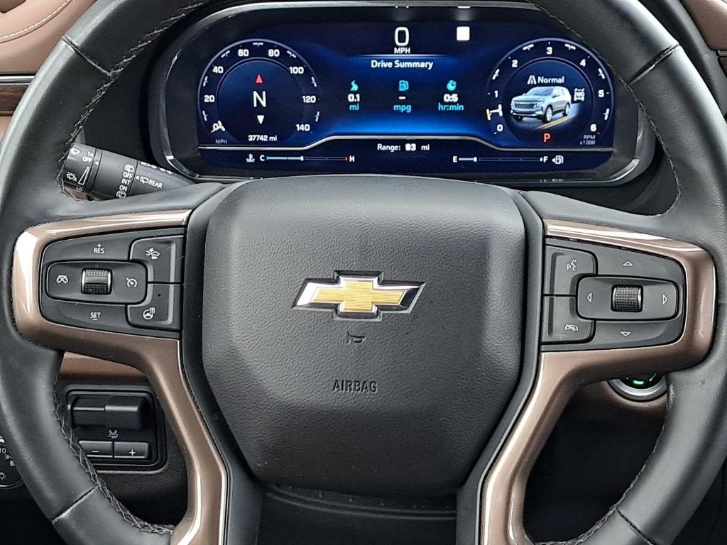 2023 Chevrolet Suburban High Country photo 13