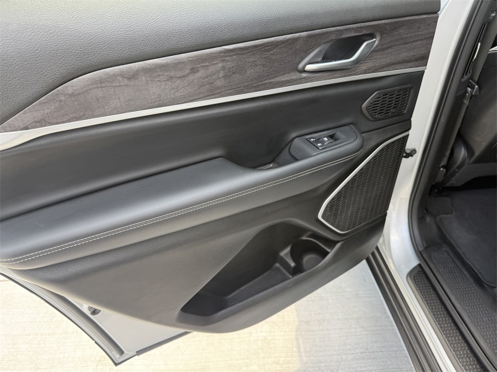 2022 Jeep Grand Cherokee Limited photo 17