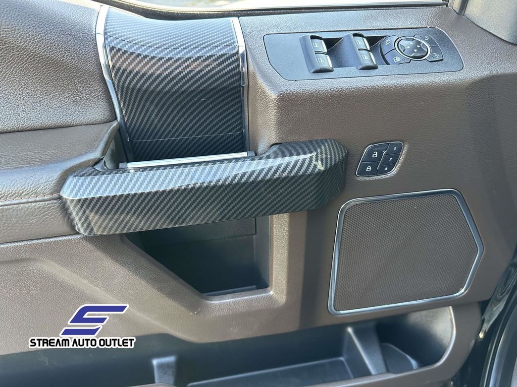 2016 Ford F-150 King Ranch photo 17