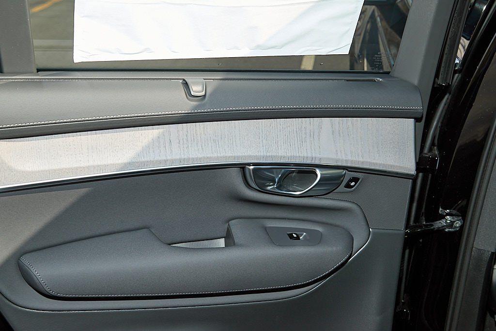 2026 VOLVO XC90 - Image 18