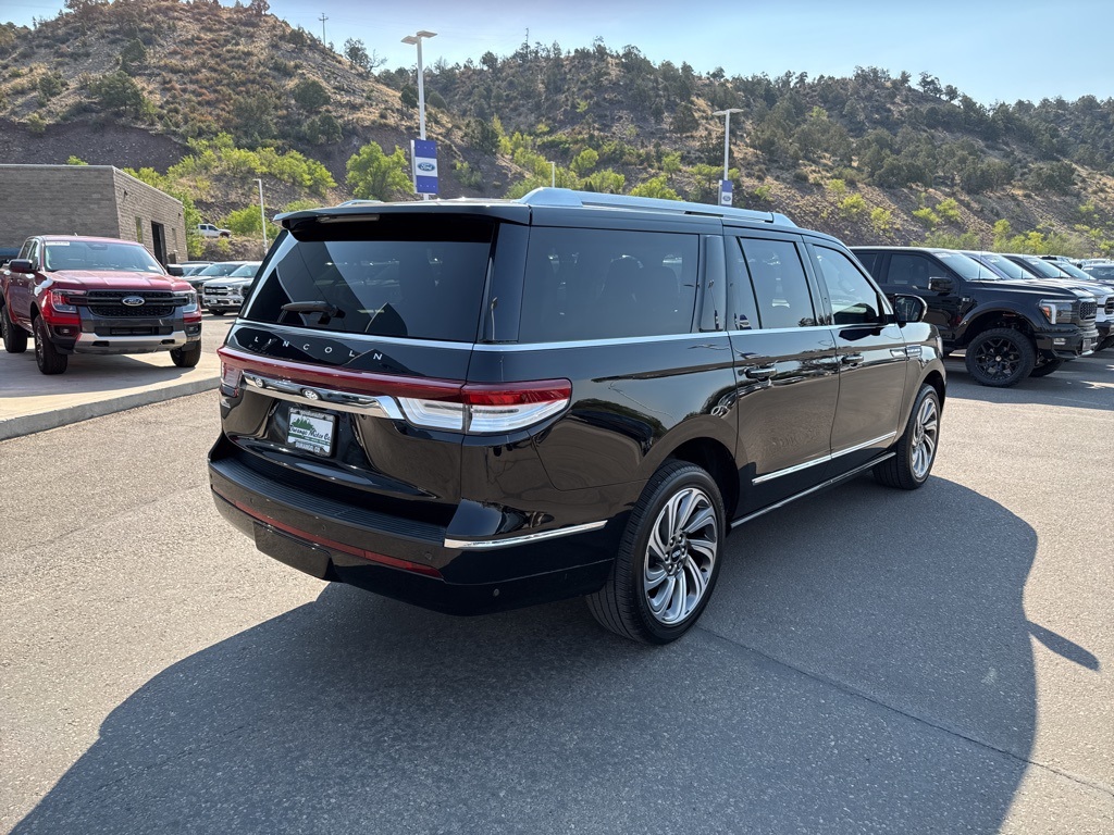 2023 Lincoln Navigator L Reserve photo 5