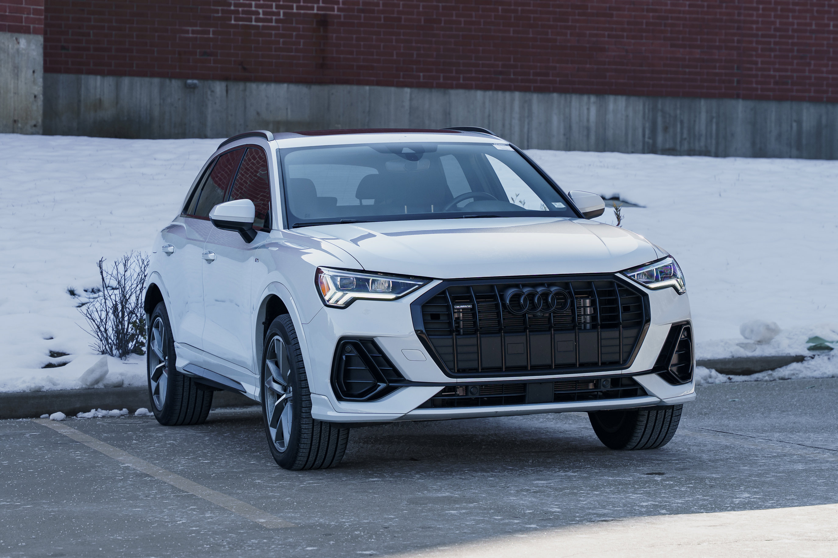 2022 Audi Q3 S line Premium Plus photo 2