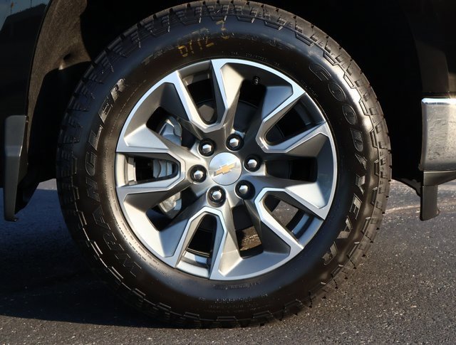 2025 Chevrolet Silverado 1500 LT photo 18