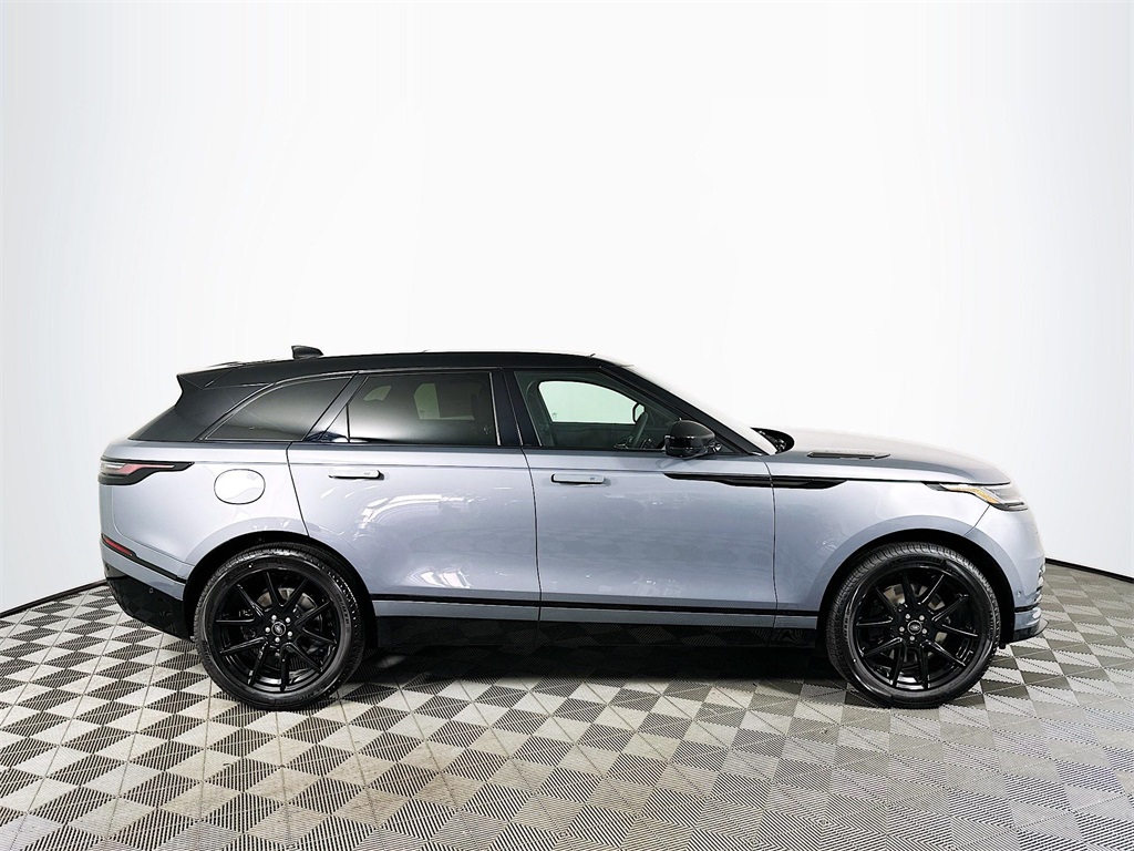 2026 Land Rover Range Rover Velar SE photo 4