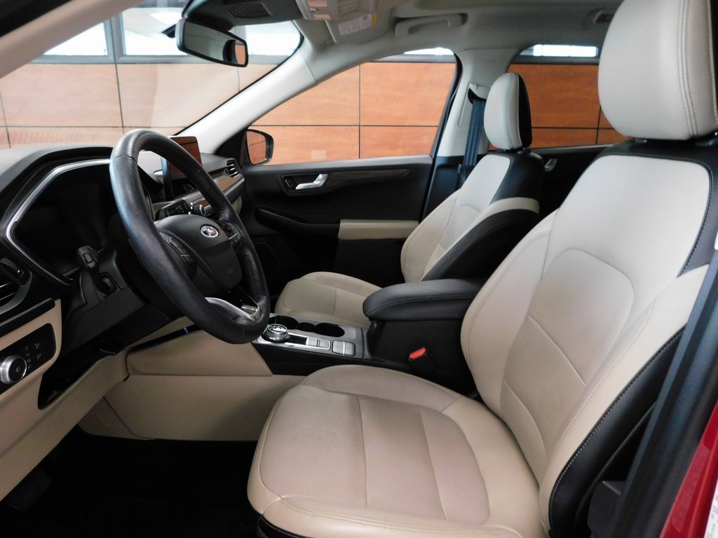 2020 Ford Escape Titanium photo 16