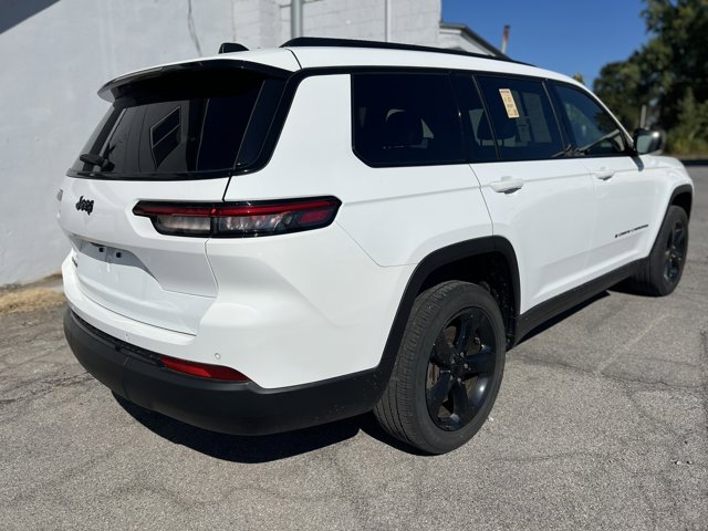 2023 Jeep Grand Cherokee Altitude photo 4