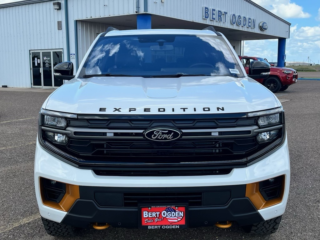 2025 Ford Expedition photo 2