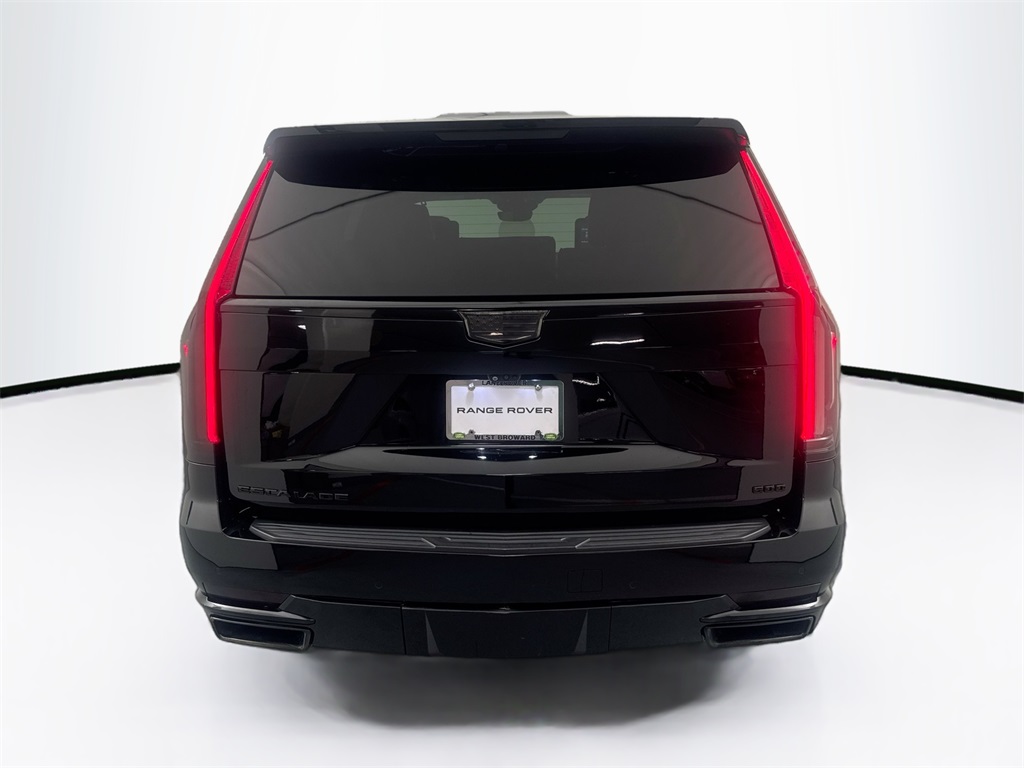 2021 Cadillac Escalade Sport photo 3