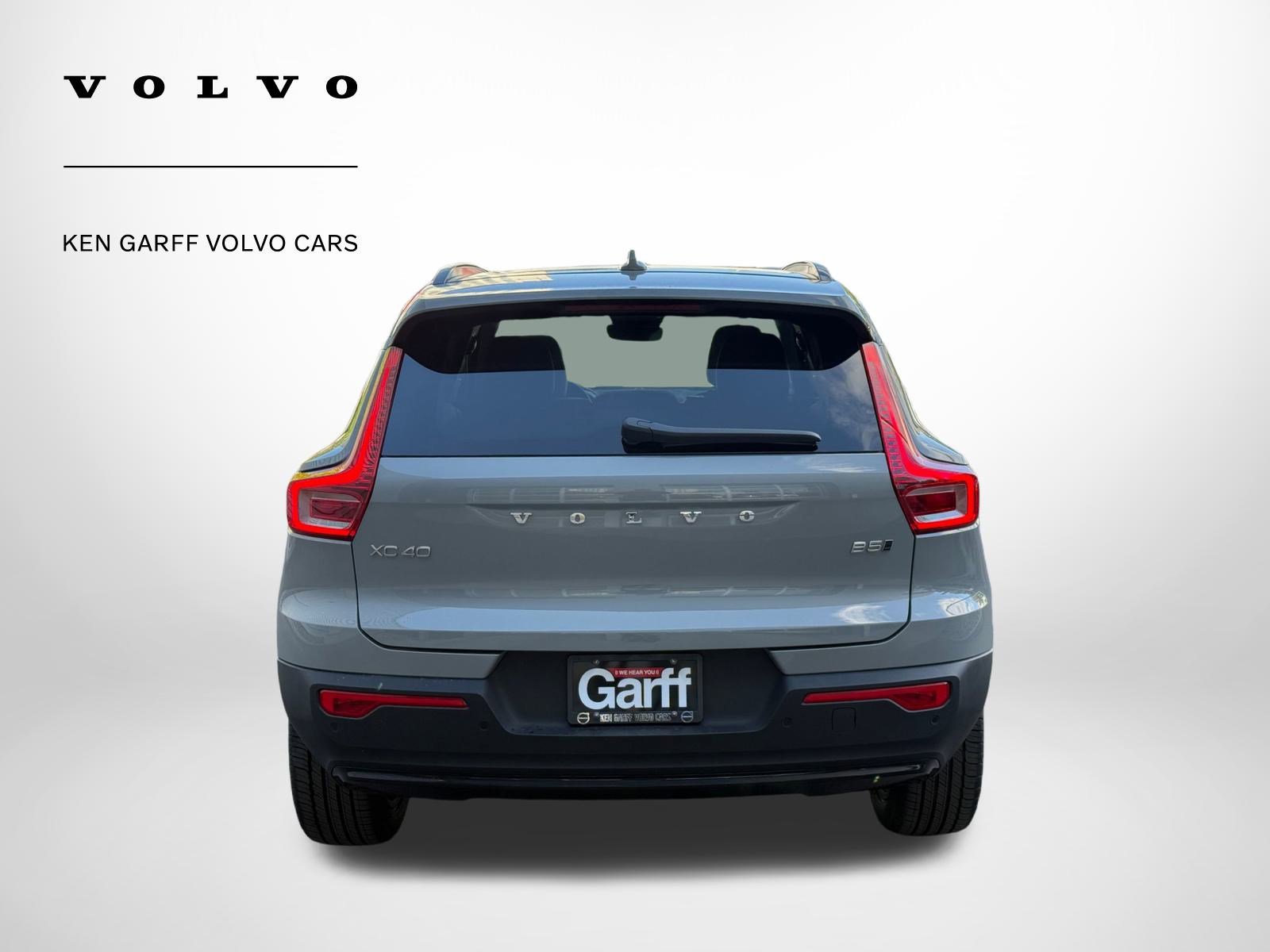 2026 Volvo XC40 Plus photo 3