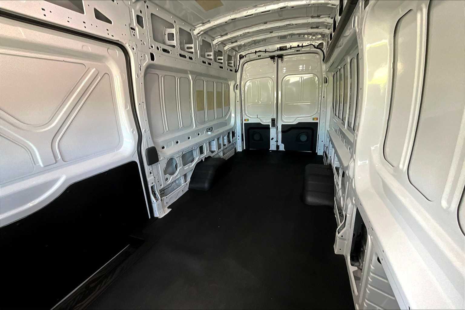2022 Ford Transit photo 15