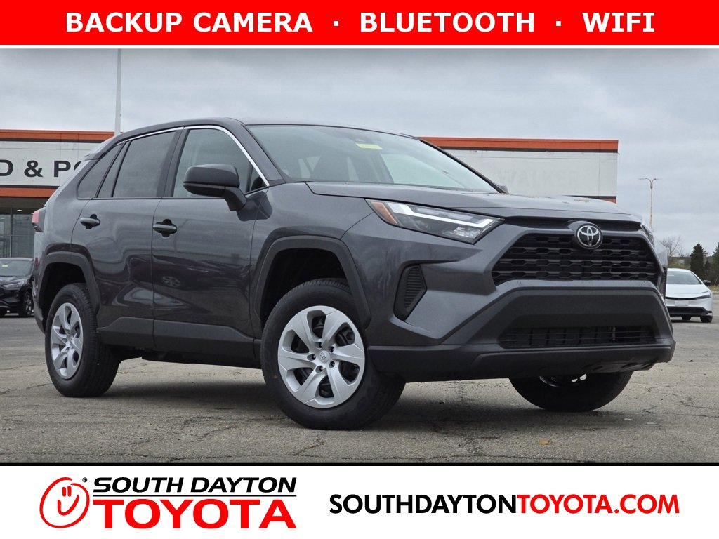 2025 Toyota RAV4 LE's photo