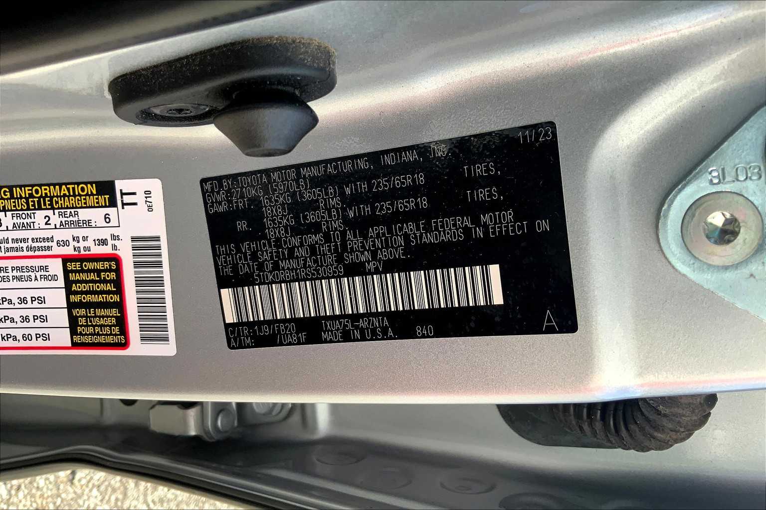 2024 Toyota Highlander LE photo 34