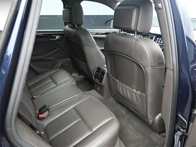 2018 Porsche Macan Base photo 29