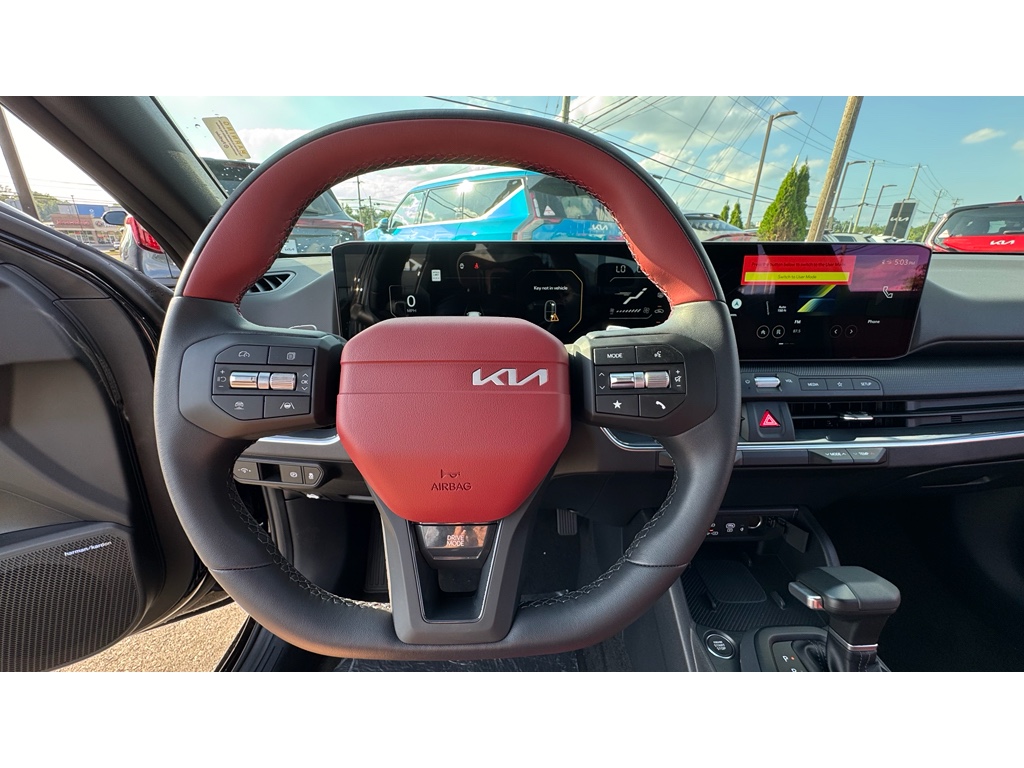 2025 Kia K4 GT-Line photo 9