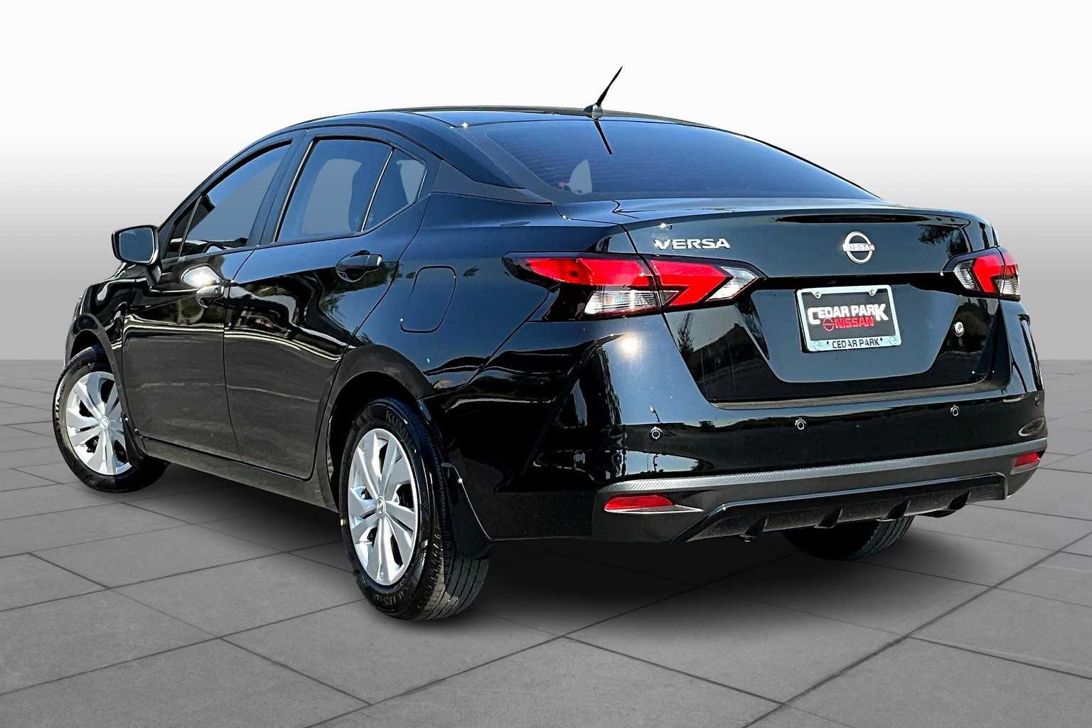 2025 Nissan Versa S photo 12