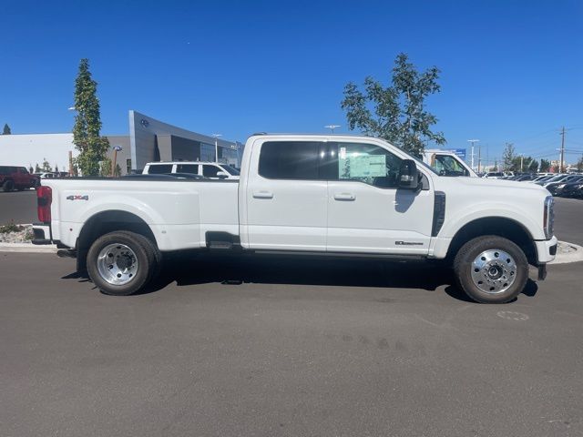 2026 Ford F-450 photo 5