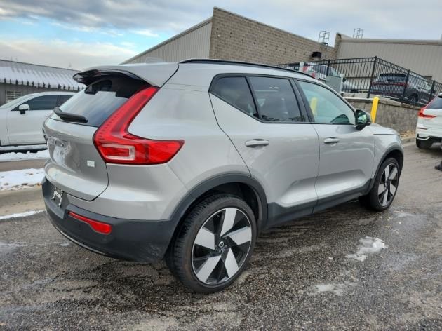 2023 Volvo XC40 Recharge Ultimate photo 2