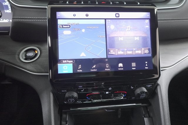 2025 Jeep Grand Cherokee Limited photo 16