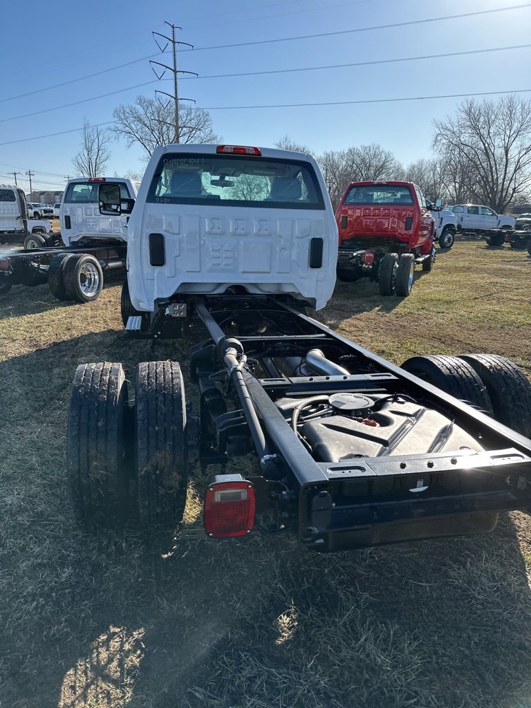 2024 Chevrolet Silverado 4500HD Work Truck photo 4