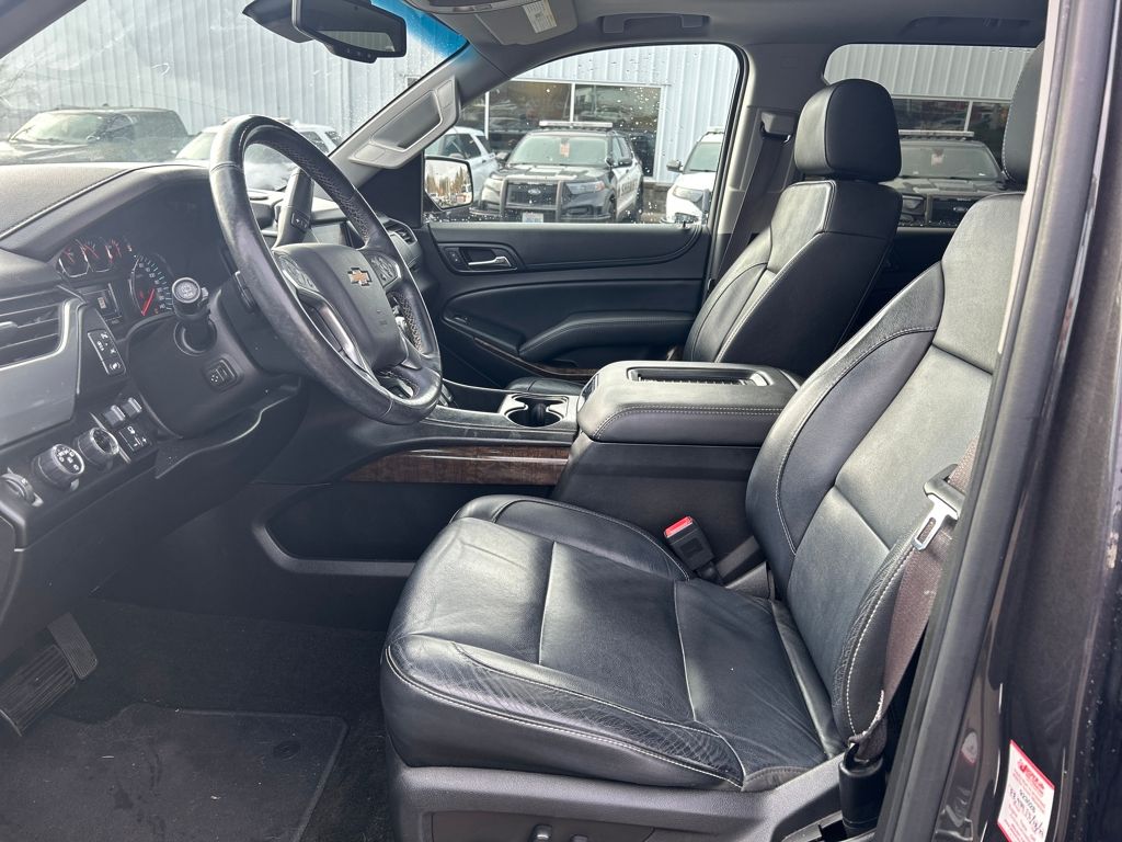 2017 Chevrolet Tahoe LT photo 4