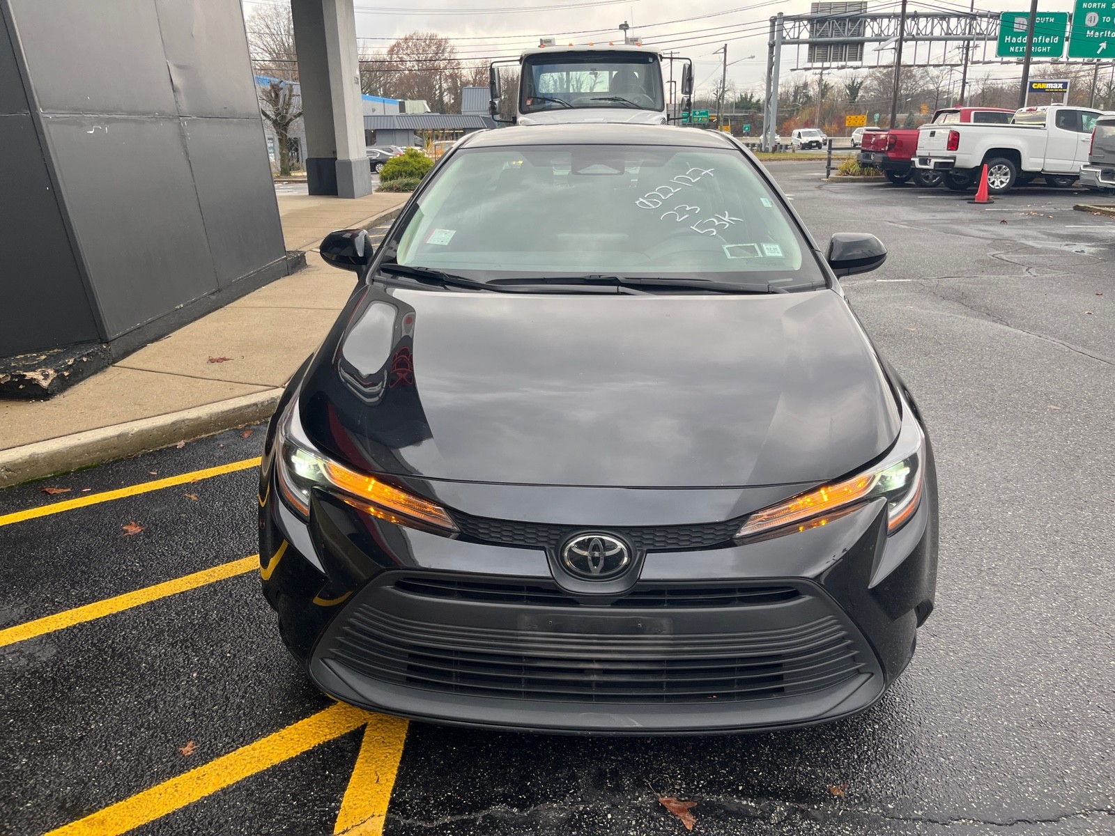 2023 Toyota Corolla LE photo 3