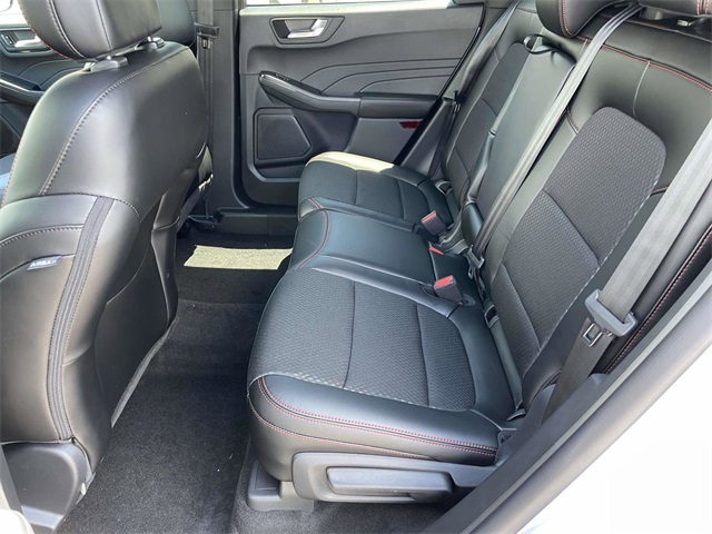 2025 Ford Escape ST-Line photo 4
