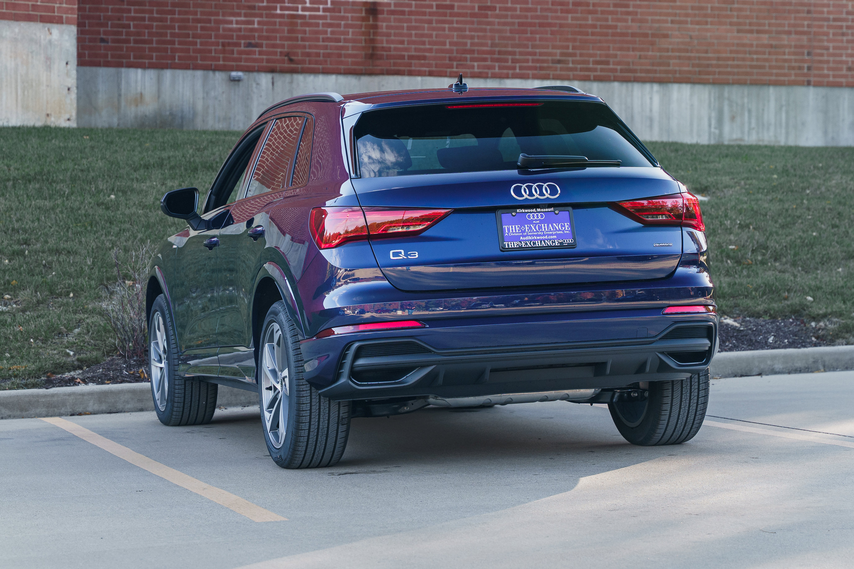 2025 Audi Q3 S line Premium photo 3