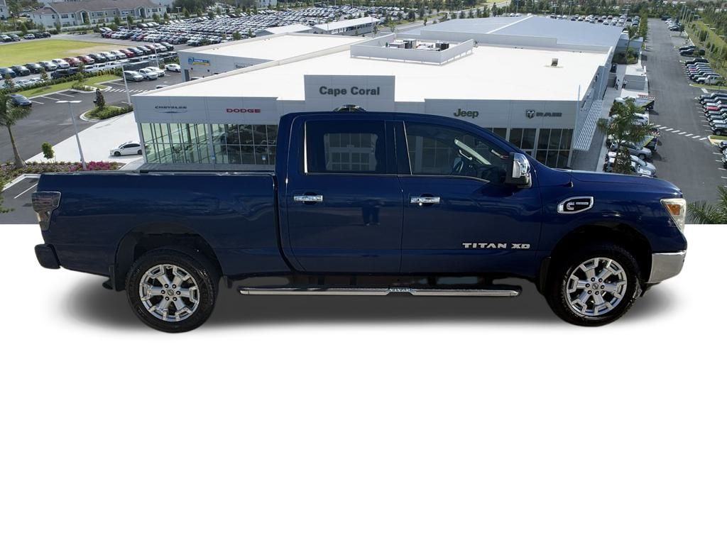 2016 Nissan Titan SL photo 3