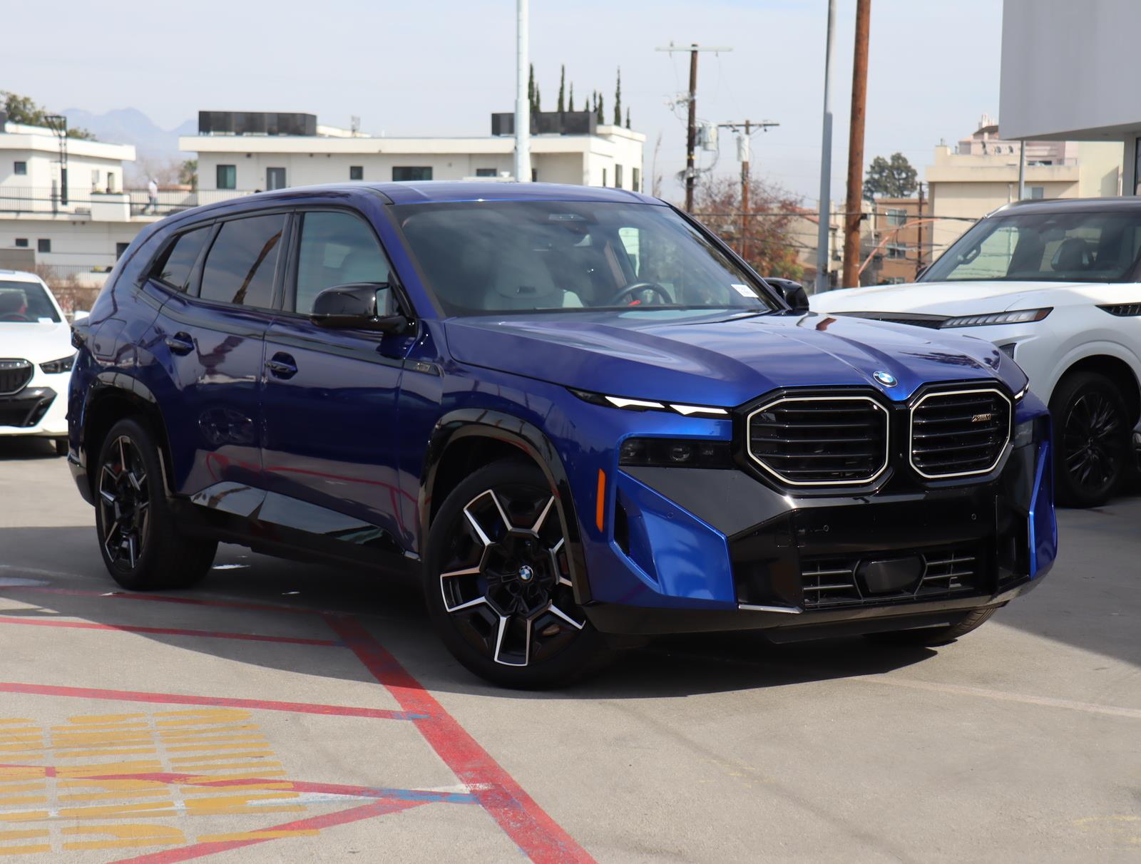 2023 BMW XM Base