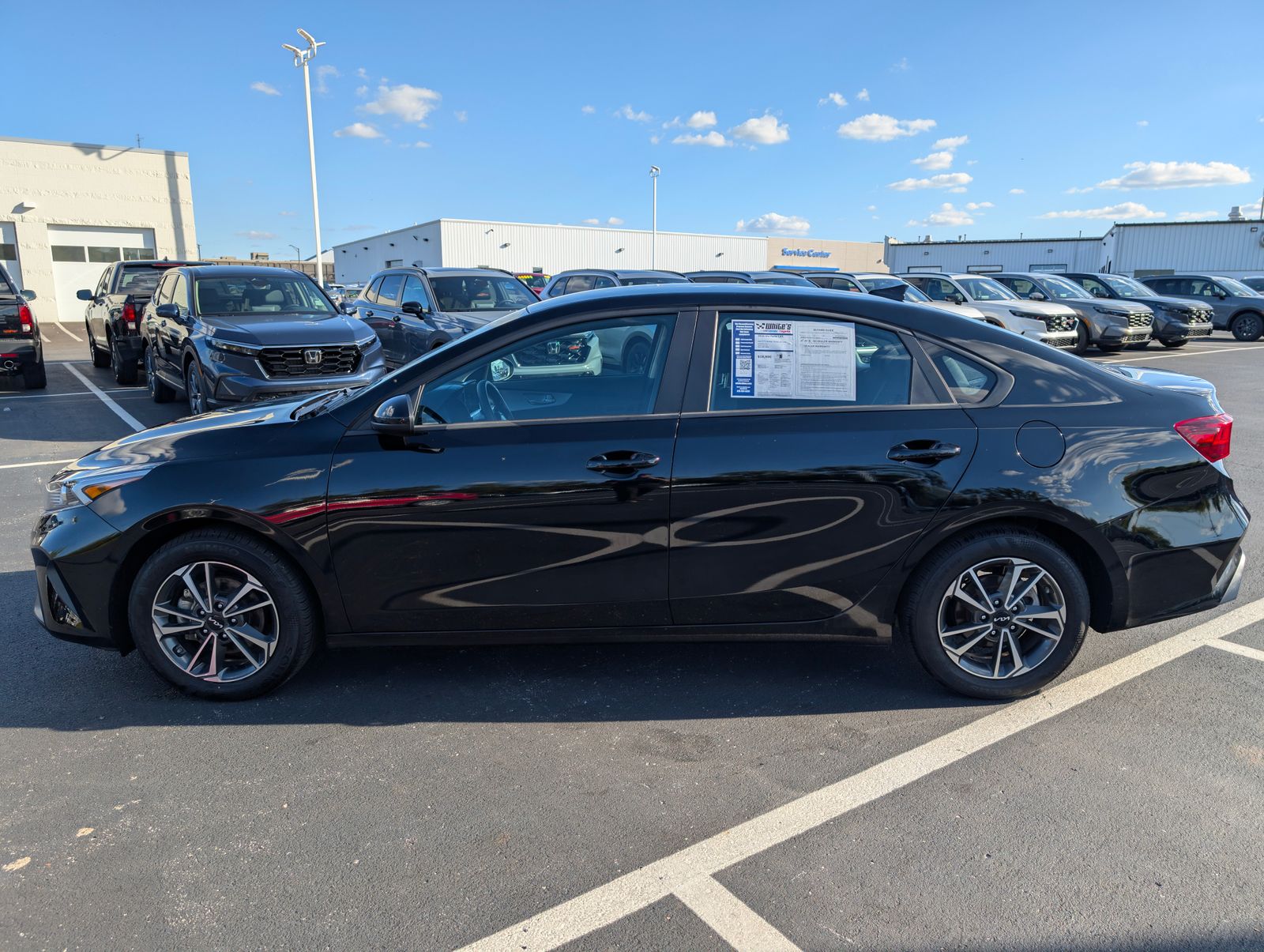 2024 Kia Forte LXS photo 3