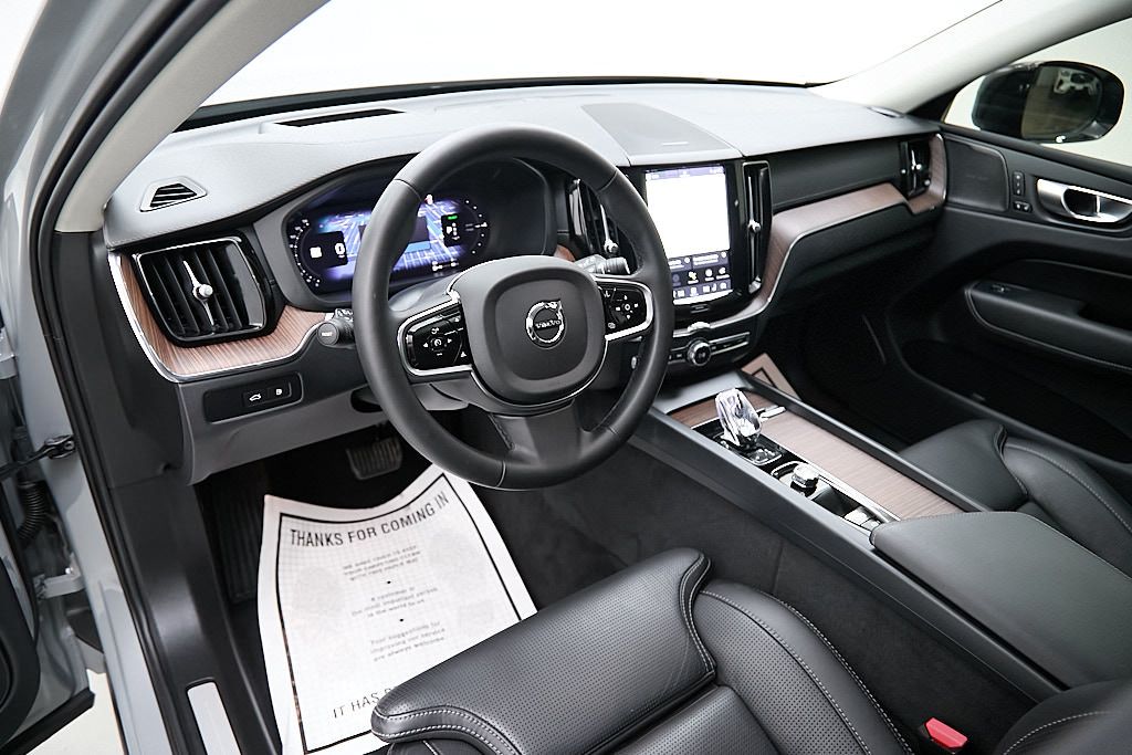 2024 VOLVO XC60 - Image 11