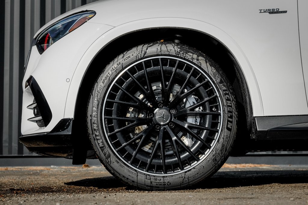 2026 Mercedes Benz GLC 43 AMG photo 3