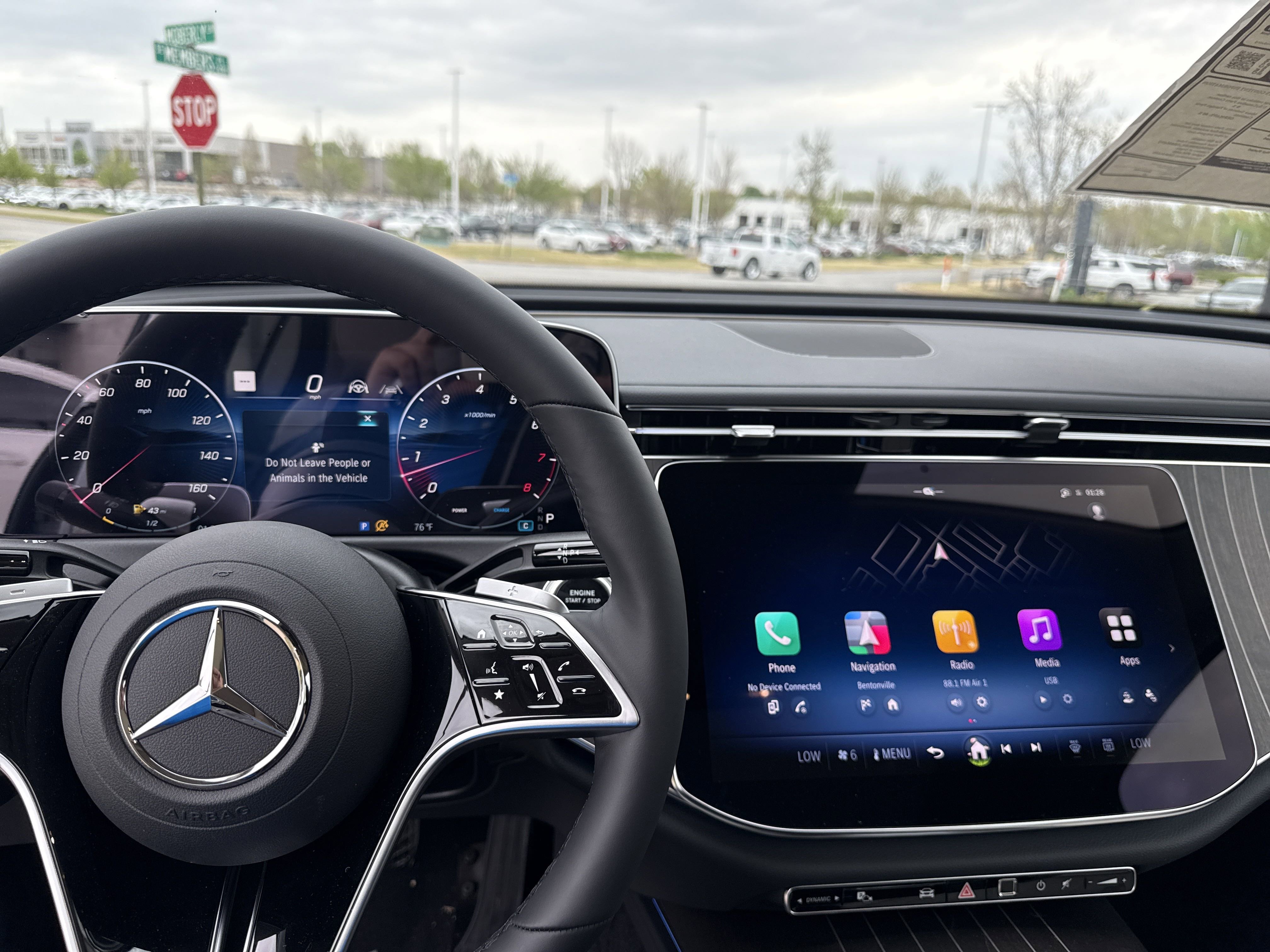 2025 Mercedes Benz E 350 4MATIC photo 4