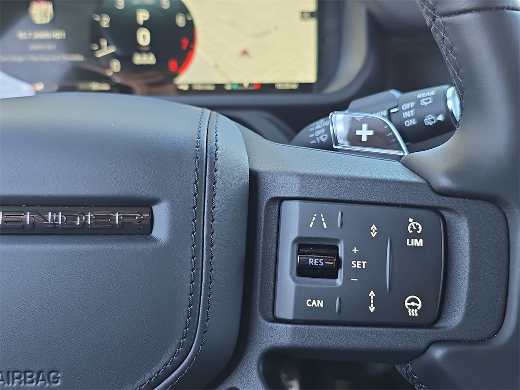 2025 Land Rover Defender 110 V8 photo 17