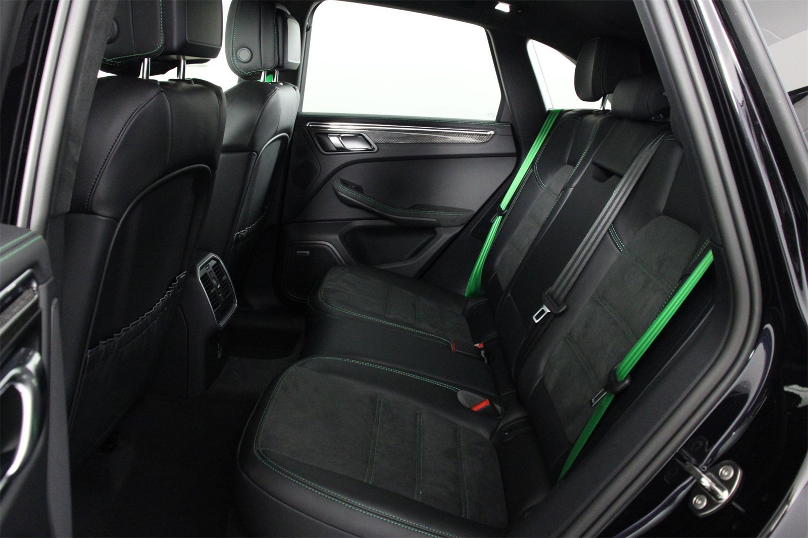 2025 Porsche Macan GTS photo 17