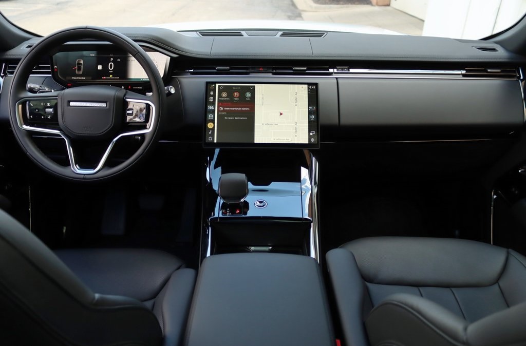 2025 Land Rover Range Rover Sport SE photo 7