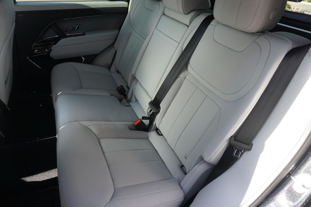 2025 Land Rover Range Rover Sport SE photo 27
