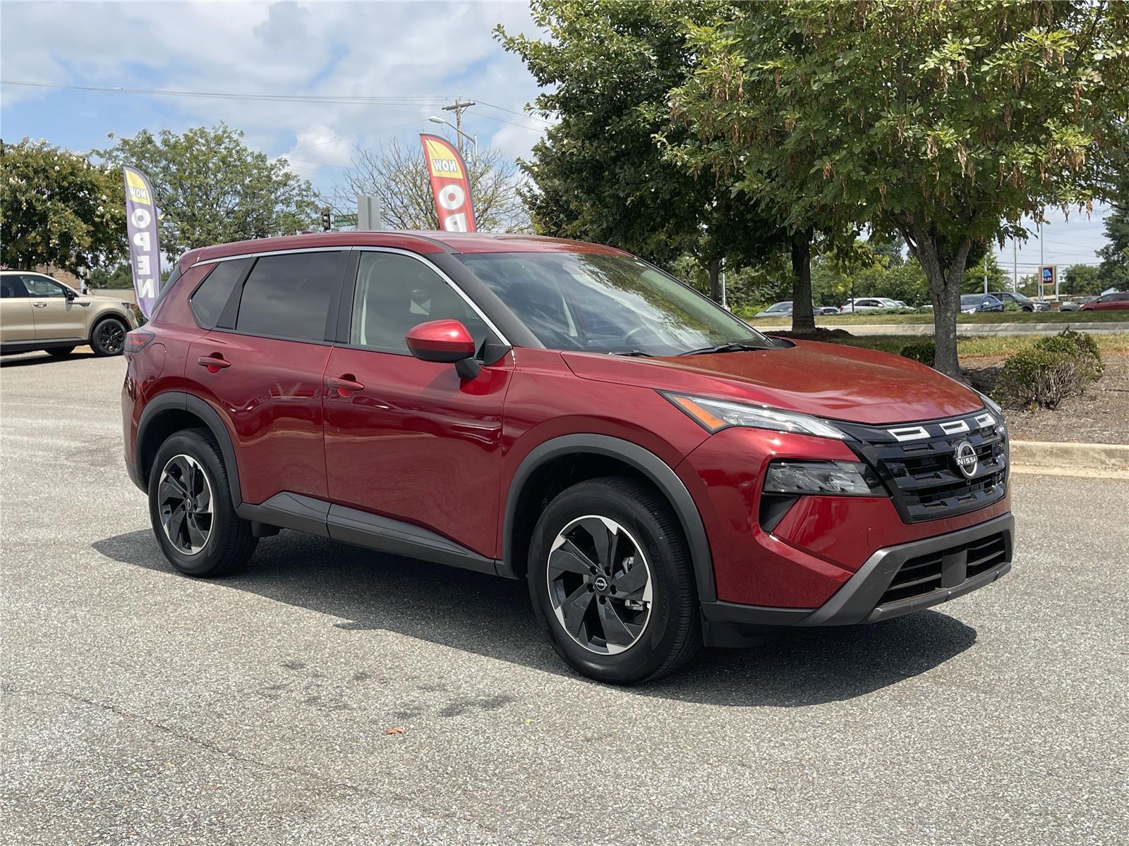 2025 Nissan Rogue SV photo 2