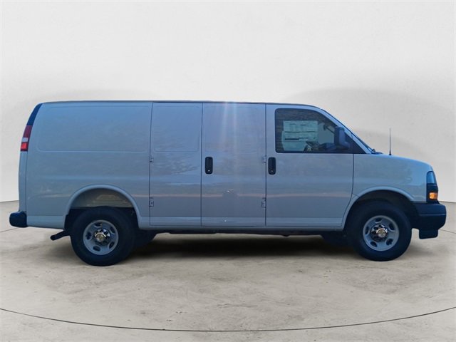 2025 Chevrolet Express Cargo 2500 photo 3