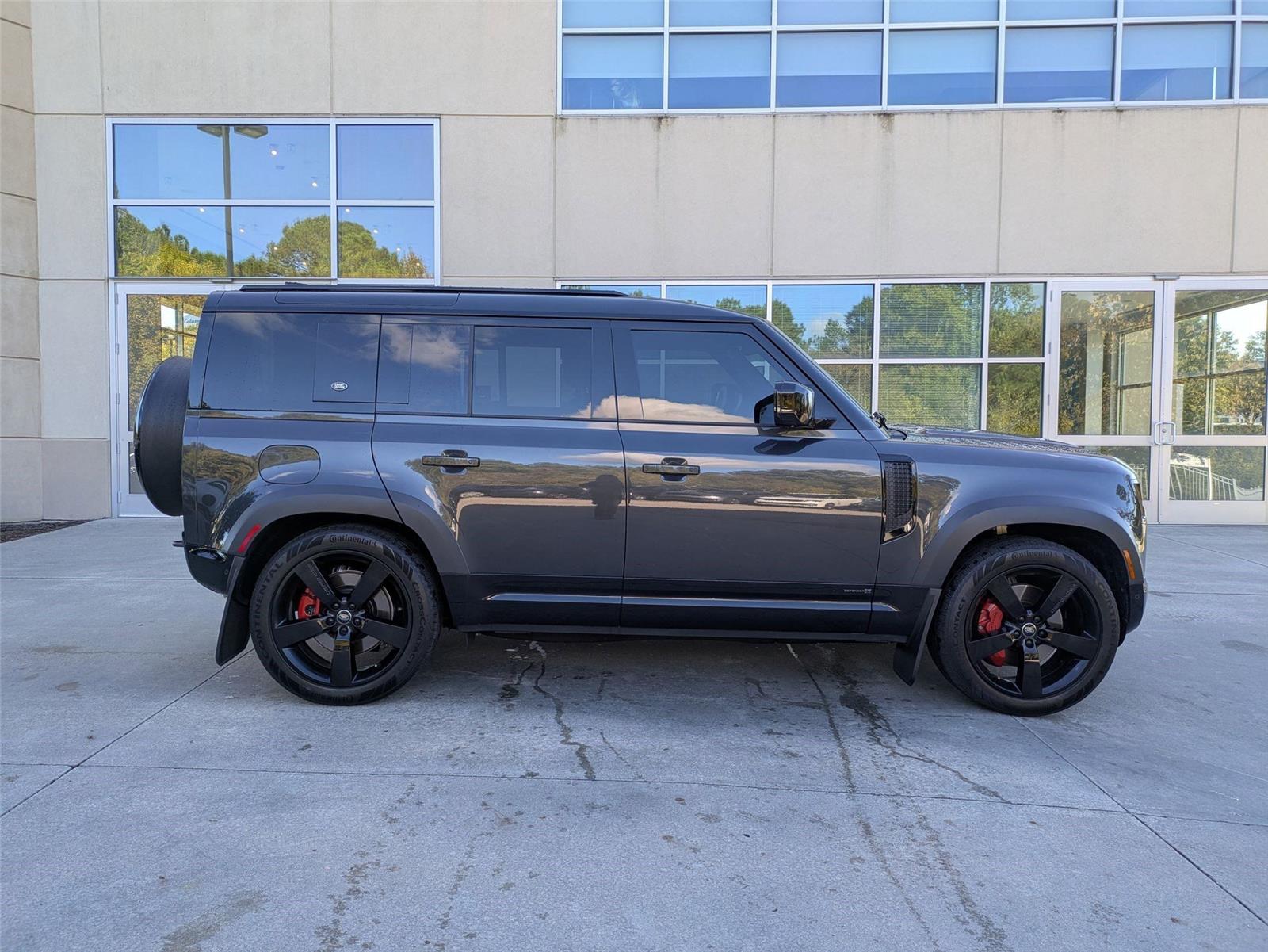 2023 Land Rover Defender X photo 4