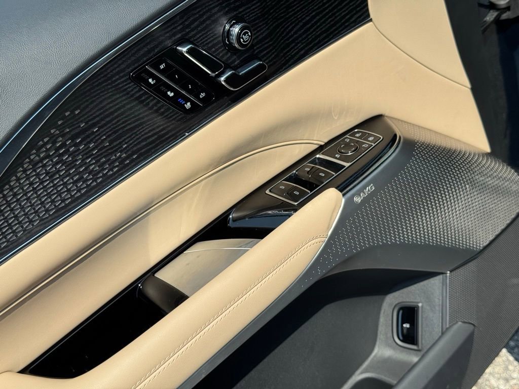 2025 Cadillac Lyriq Luxury photo 18