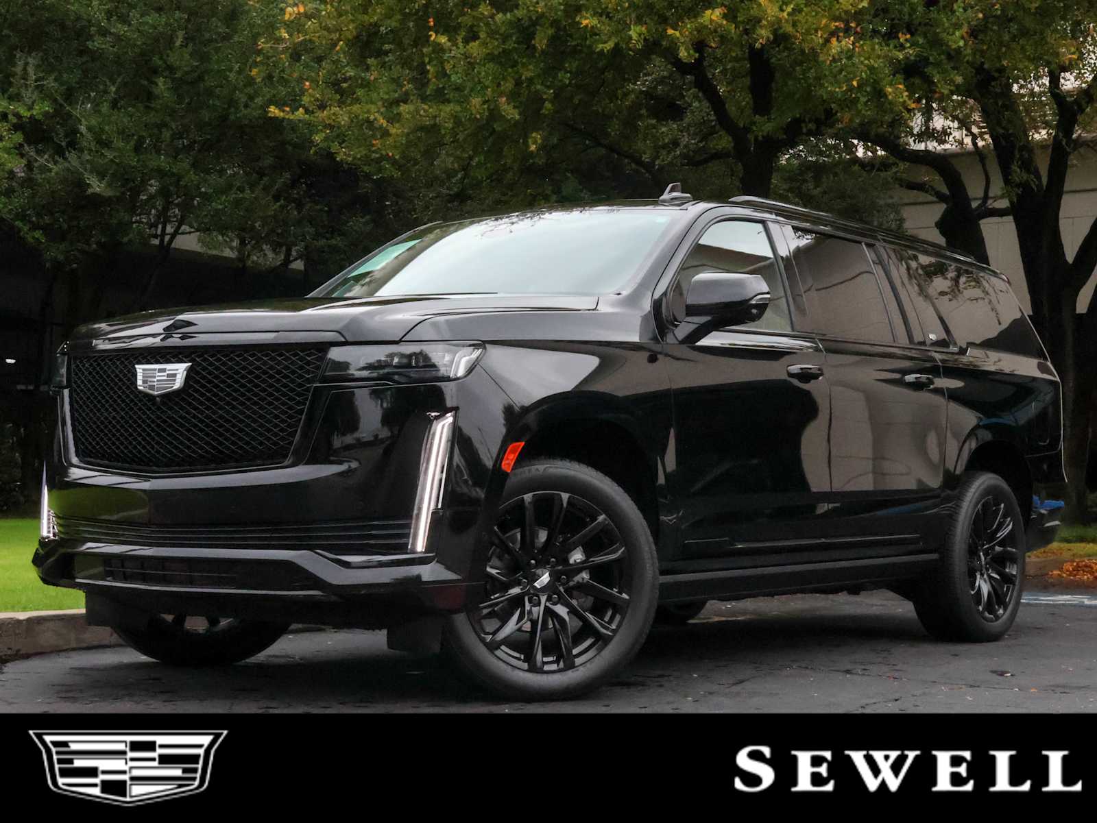 2024 Cadillac Escalade ESV Sport Platinum's photo