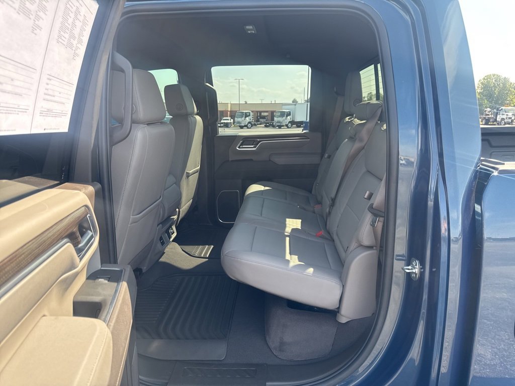 2025 Chevrolet Silverado 2500HD LT photo 14